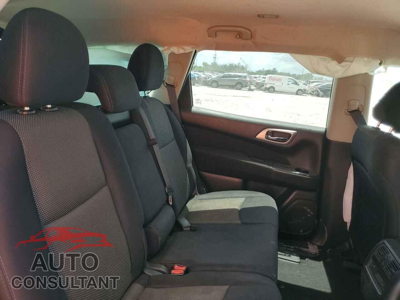 NISSAN PATHFINDER 2017 - 5N1DR2MM9HC637202