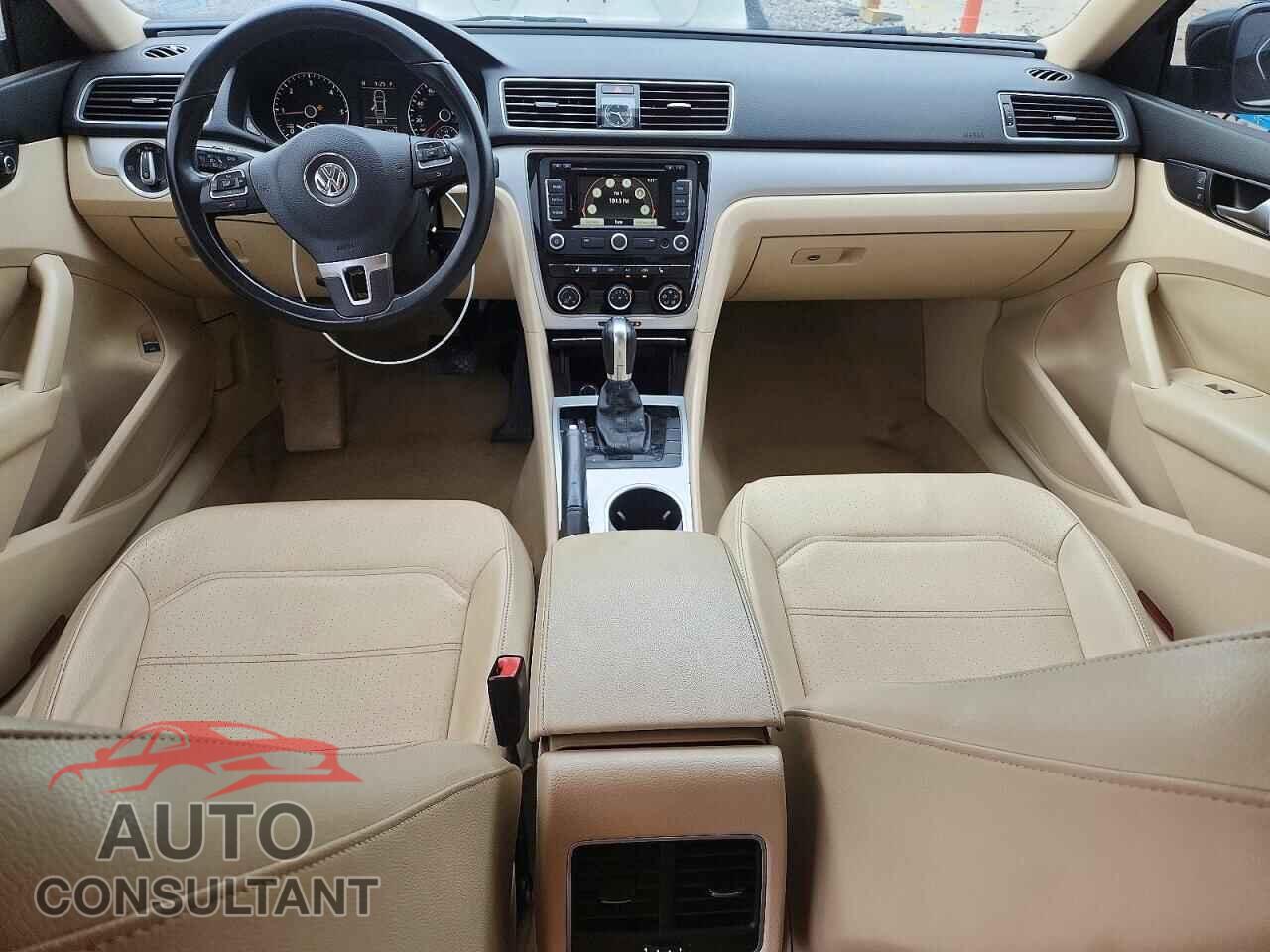 VOLKSWAGEN PASSAT 2013 - 1VWBN7A37DC112002