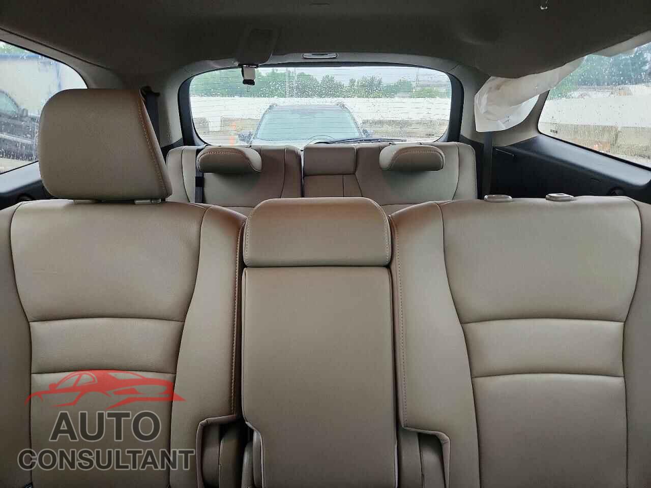 HONDA PILOT 2019 - 5FNYF6H45KB049257