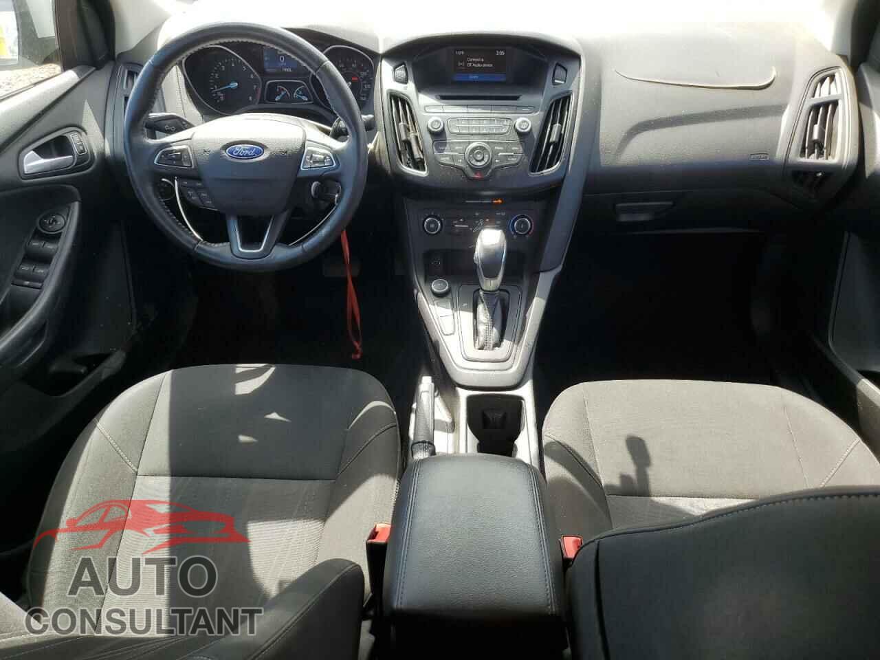 FORD FOCUS 2015 - 1FADP3F26FL306172