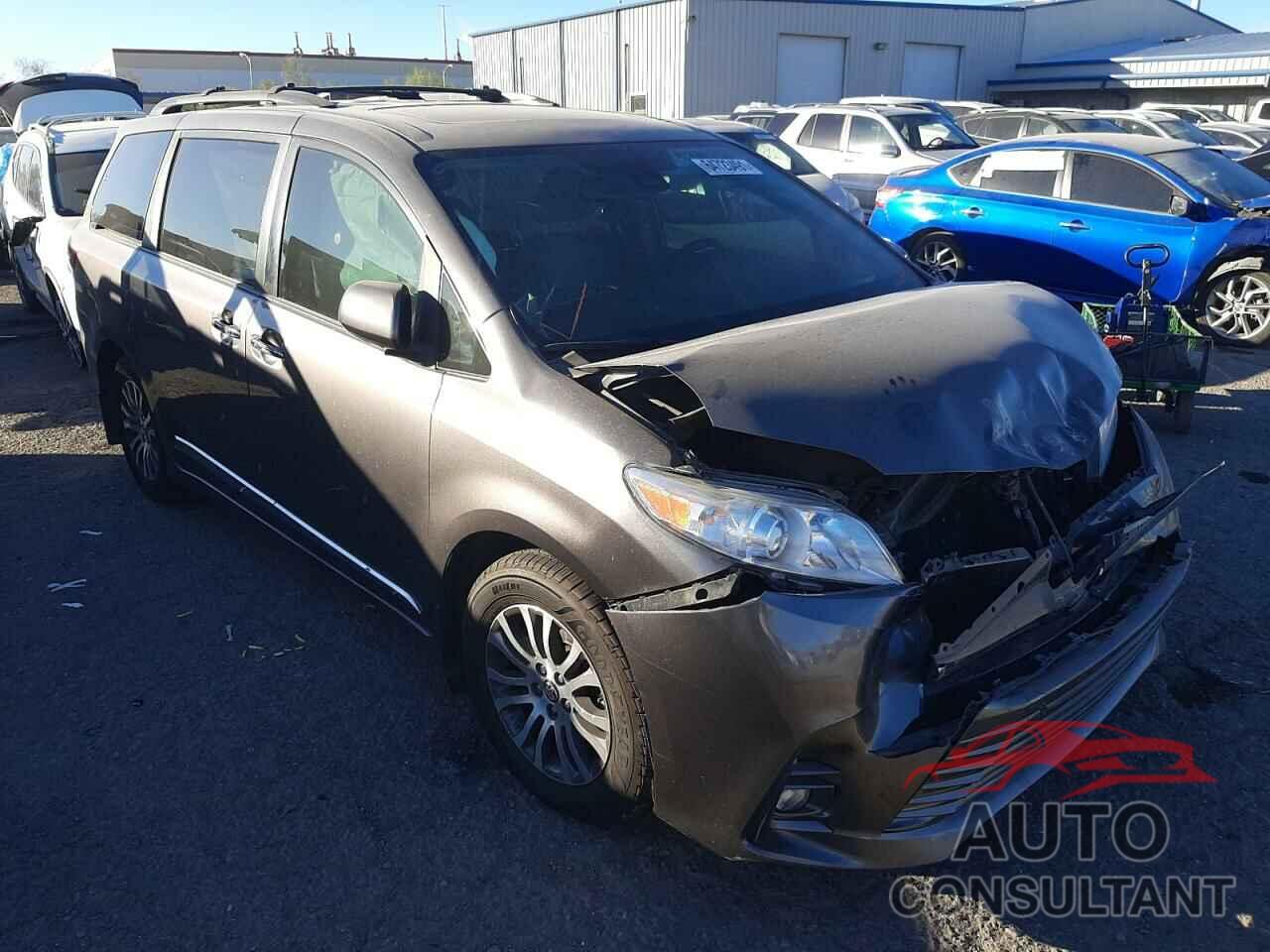 TOYOTA SIENNA 2018 - 5TDYZ3DC0JS932776