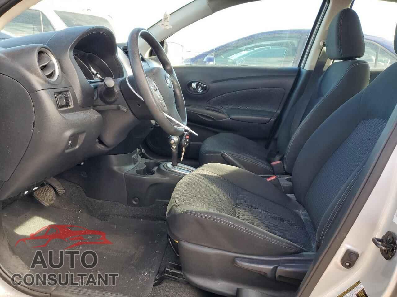 NISSAN VERSA 2019 - 3N1CN7AP3KL821623