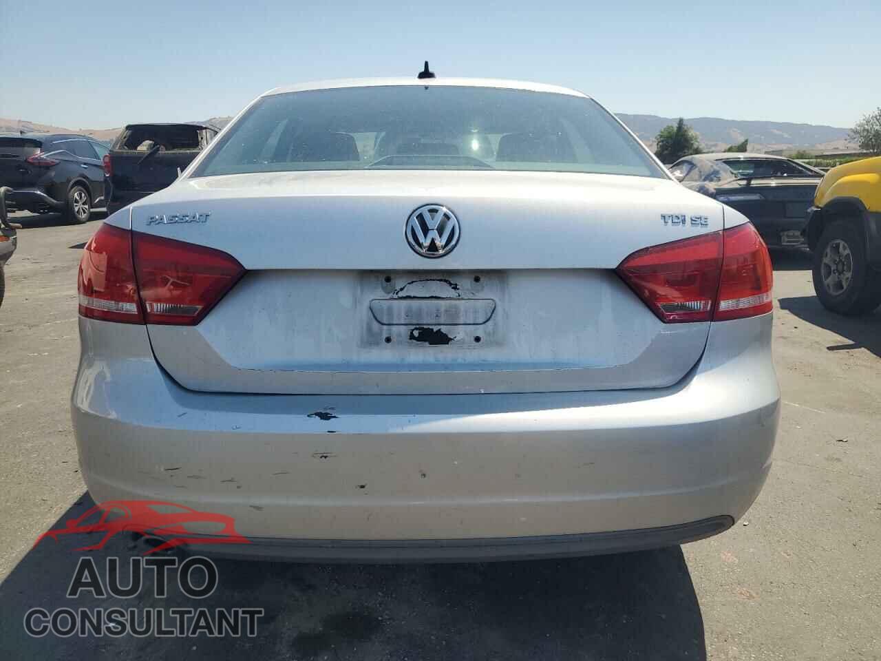 VOLKSWAGEN PASSAT 2012 - 1VWBN7A34CC094802