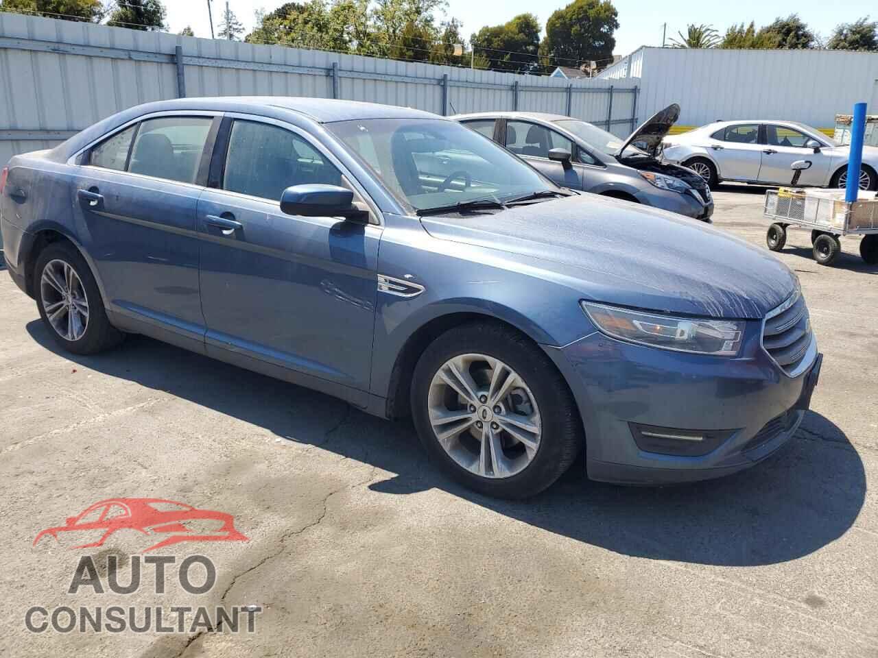 FORD TAURUS 2018 - 1FAHP2E86JG128217