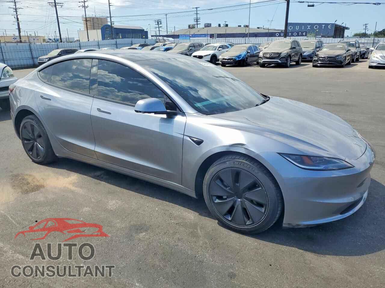 TESLA MODEL 3 2025 - 5YJ3E1EA8SF896476