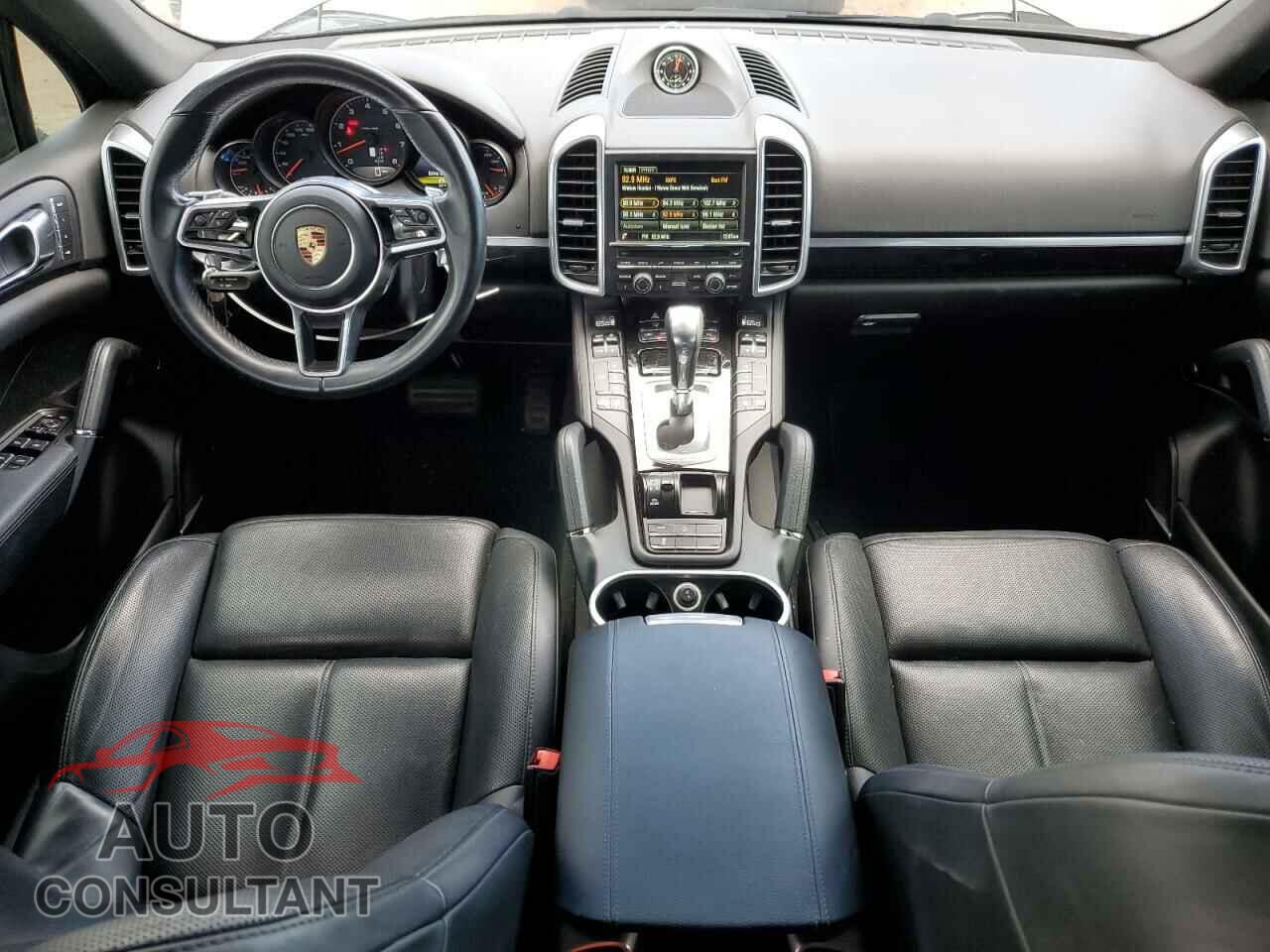PORSCHE CAYENNE 2016 - WP1AA2A21GKA10062