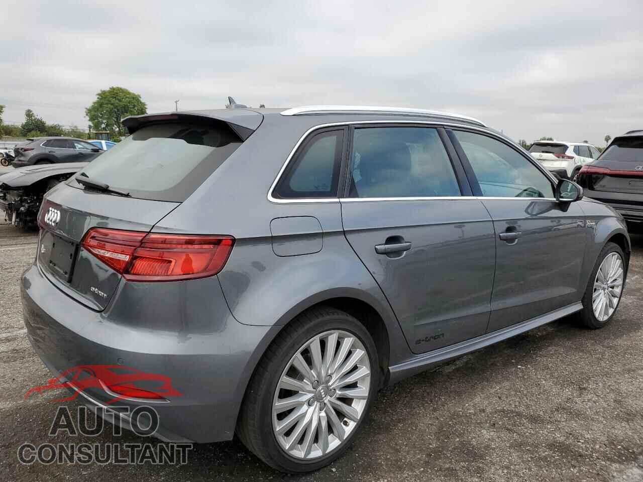 AUDI A3 2017 - WAUTPBFF4HA074668