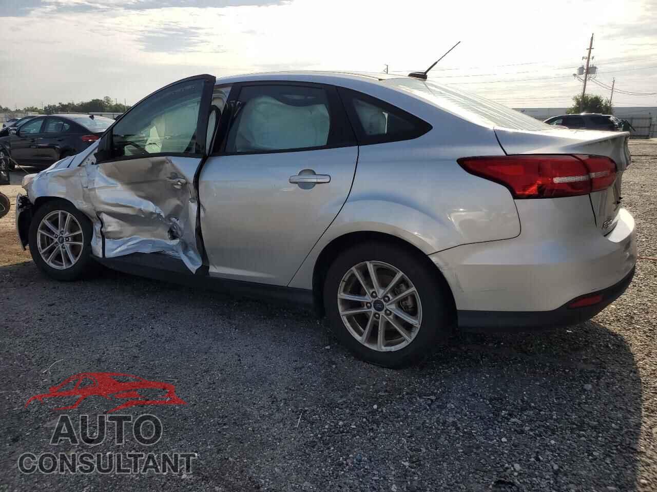 FORD FOCUS 2018 - 1FADP3FE7JL329723