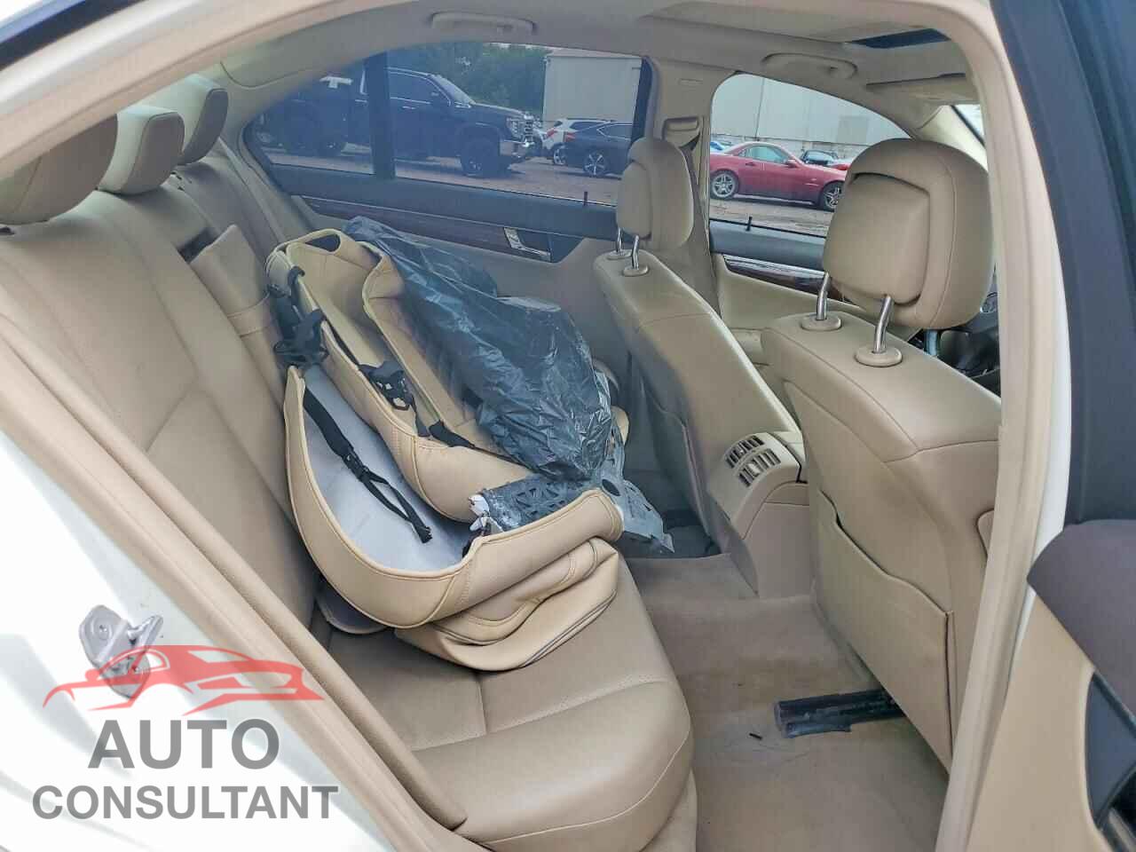 MERCEDES-BENZ C-CLASS 2011 - WDDGF8BB7BR183105
