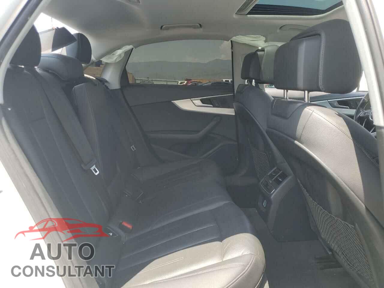 AUDI A4 2017 - WAUANAF49HN037565