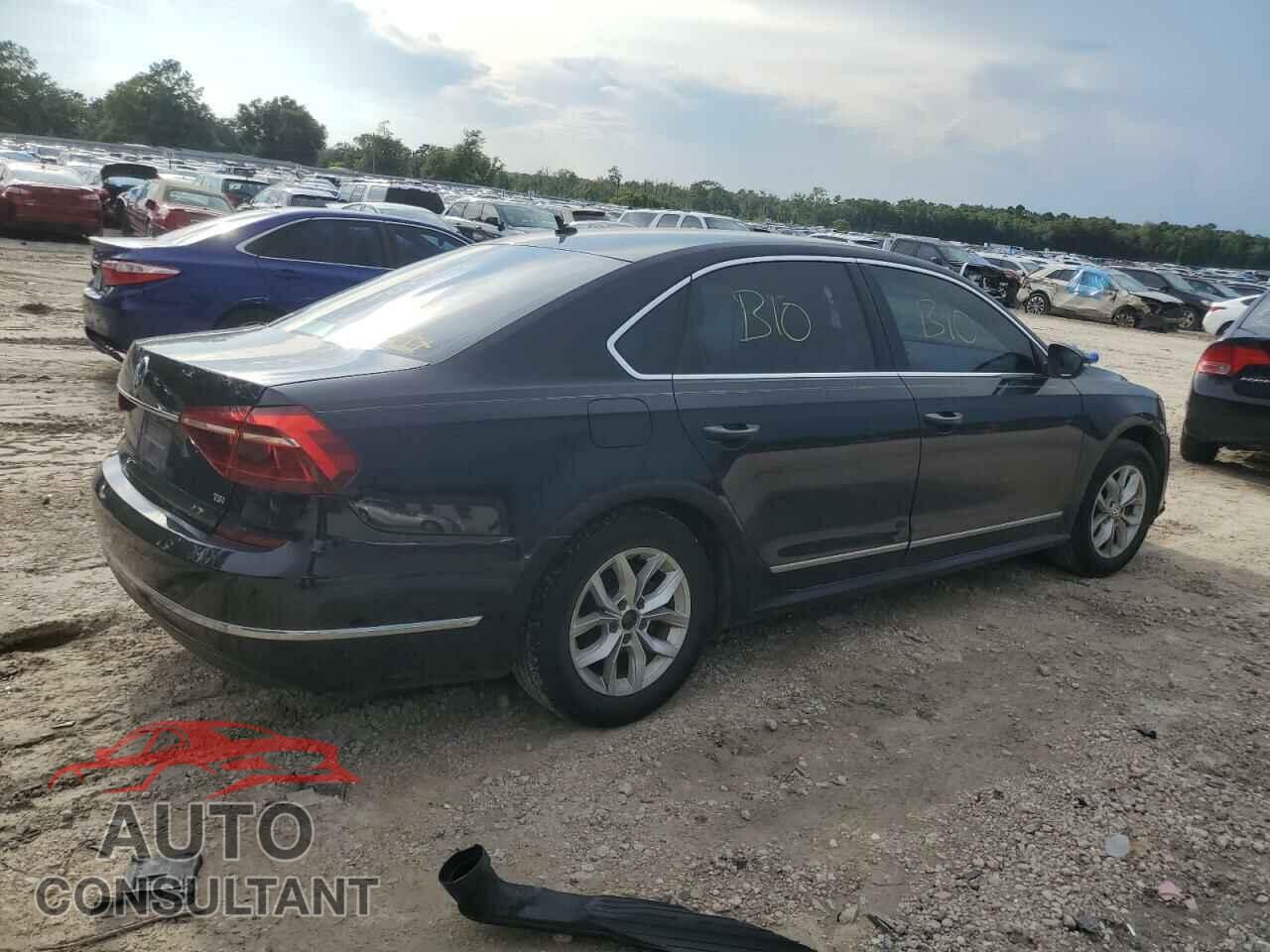 VOLKSWAGEN PASSAT 2017 - 1VWAT7A35HC040840