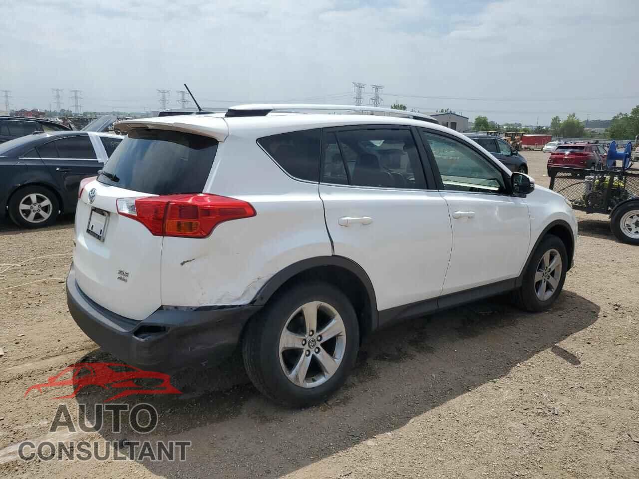 TOYOTA RAV4 2015 - JTMRFREV1FD109695