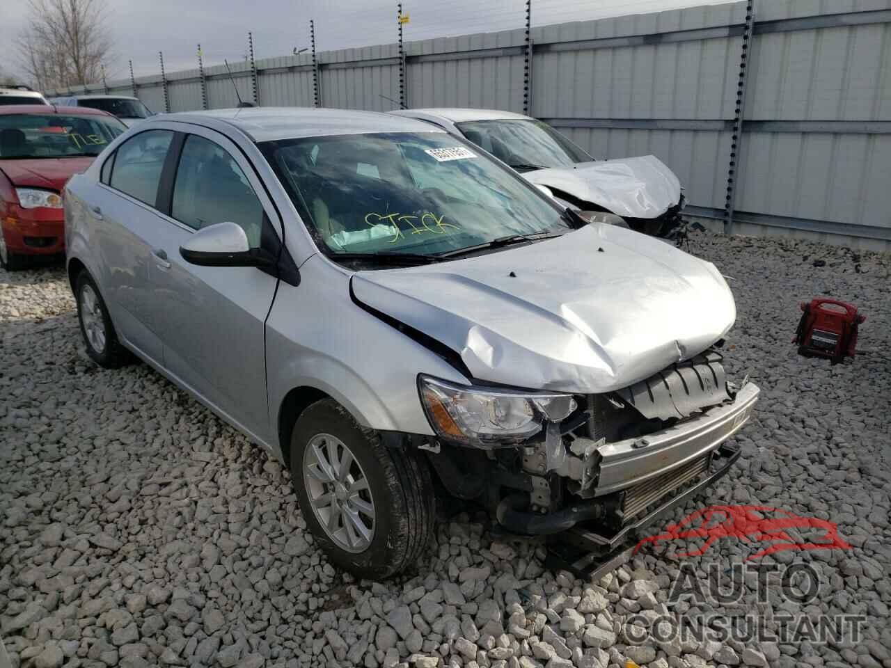 CHEVROLET SONIC 2017 - 1G1JC5SB2H4106325