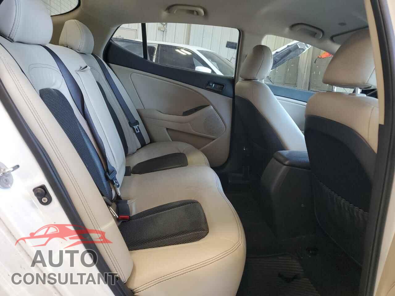 KIA OPTIMA 2011 - KNAGM4A76B5055870