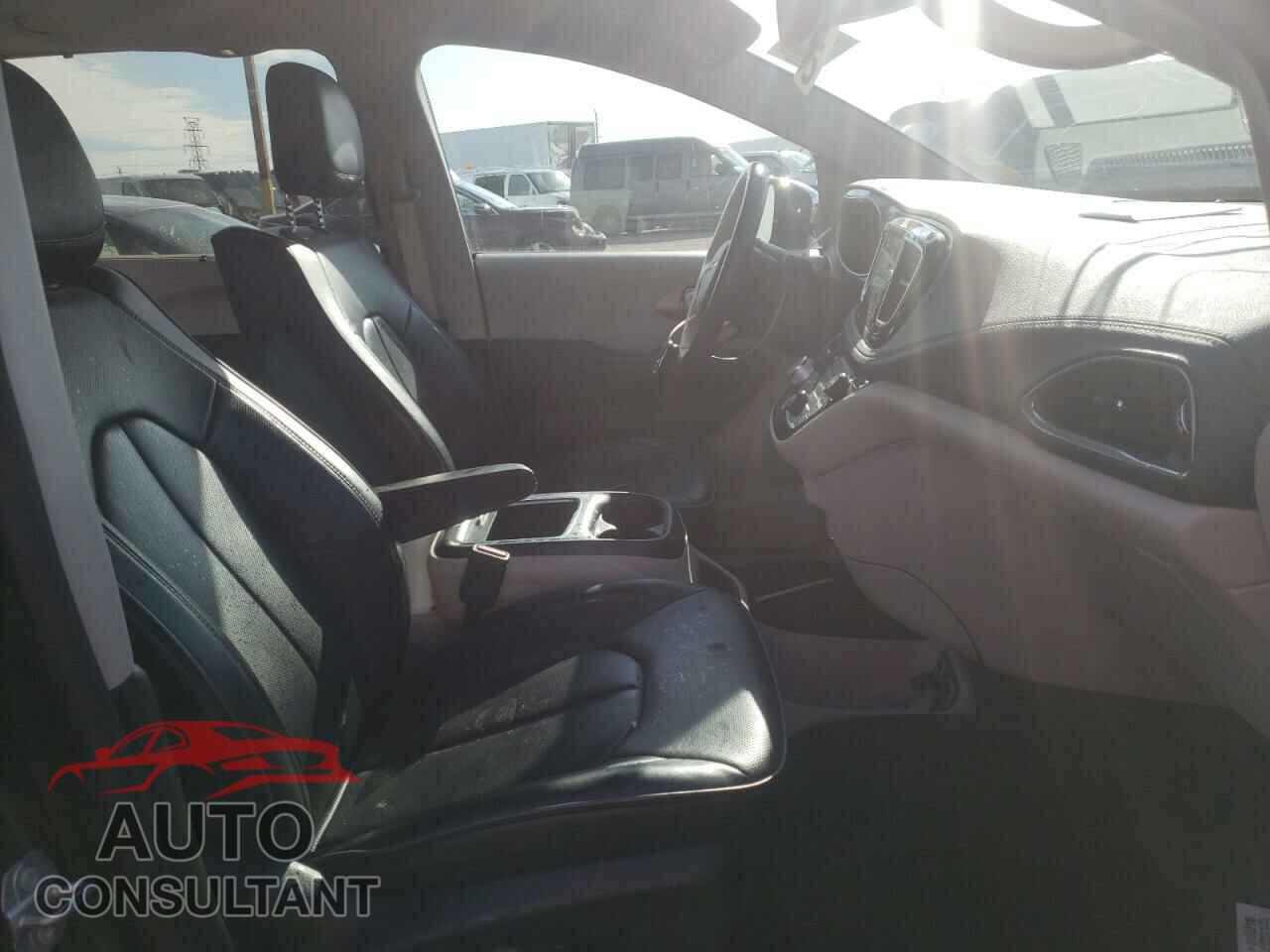 CHRYSLER PACIFICA 2019 - 2C4RC1GG4KR657609