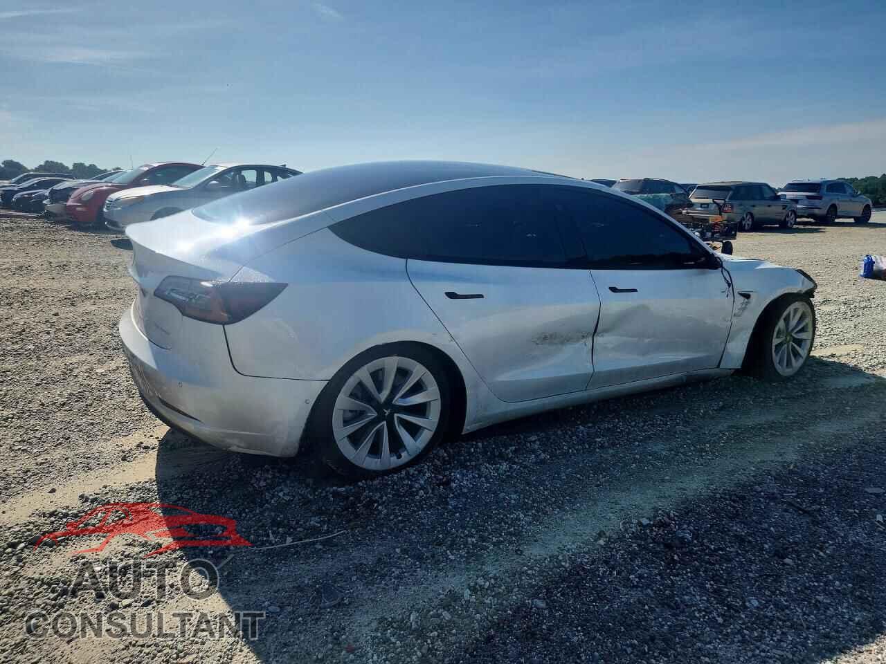 TESLA MODEL 3 2022 - 5YJ3E1EB5NF261955