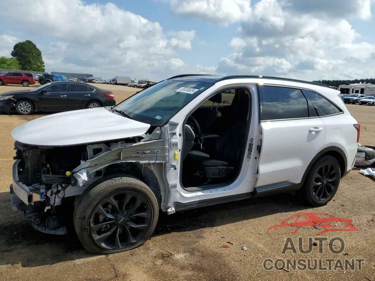 KIA SORENTO 2022 - 5XYRK4LF8NG134233