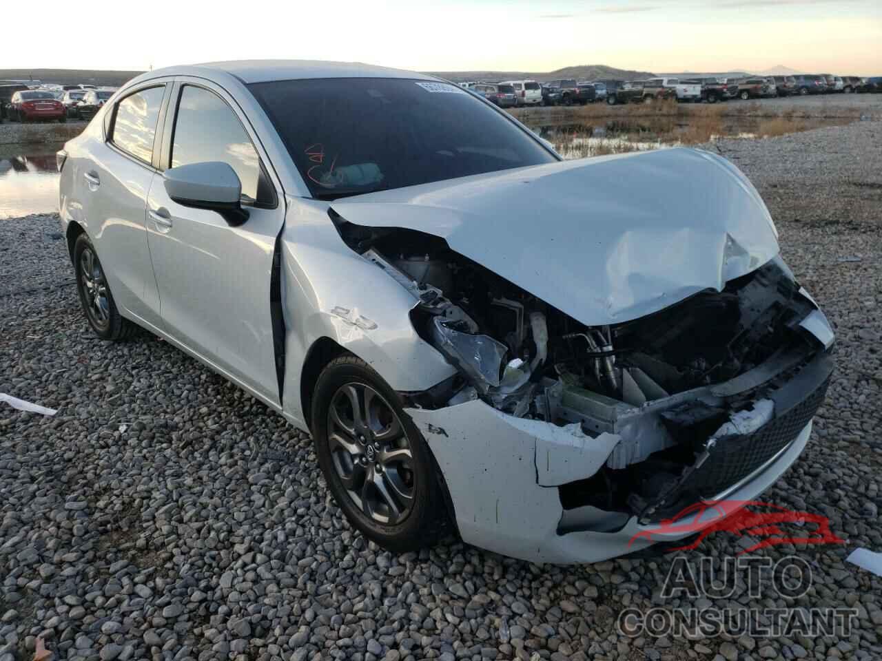 TOYOTA YARIS 2019 - 3MYDLBYV6KY520086