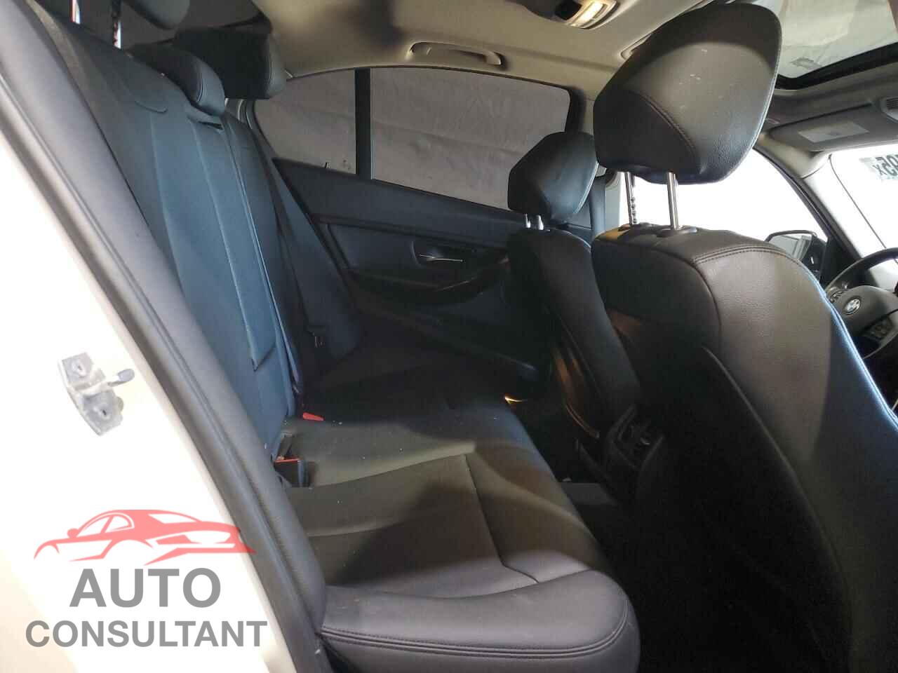 BMW 3 SERIES 2015 - WBA3C3G59FNT53207