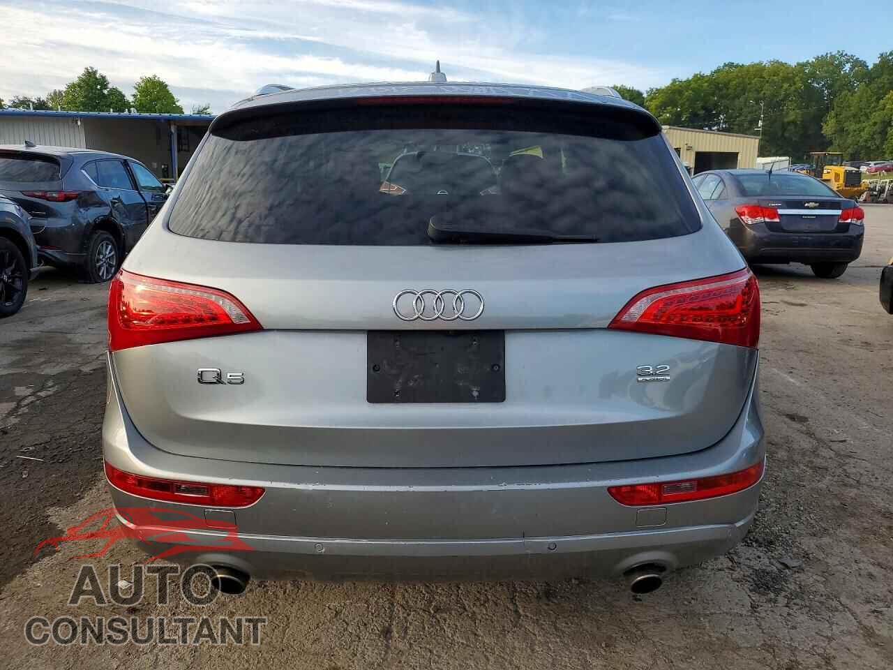 AUDI Q5 2010 - WA1LKAFP3AA095032