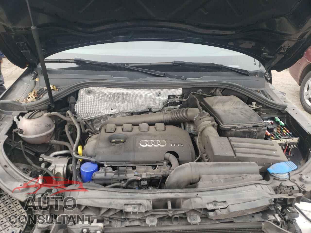AUDI Q3 2017 - WA1JCCFS7HR001024
