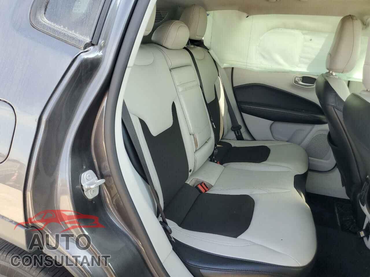 JEEP COMPASS 2017 - 3C4NJDBB4HT656015