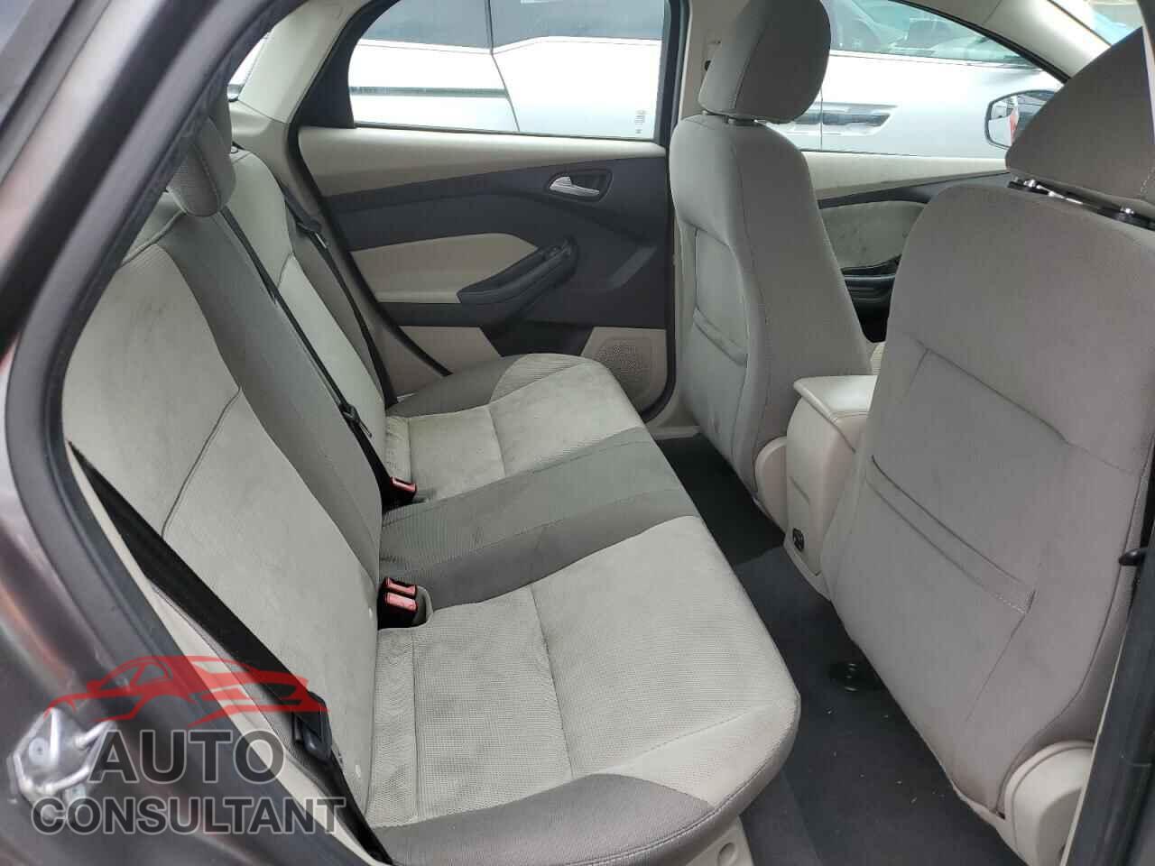 FORD FOCUS 2014 - 1FADP3F26EL338814