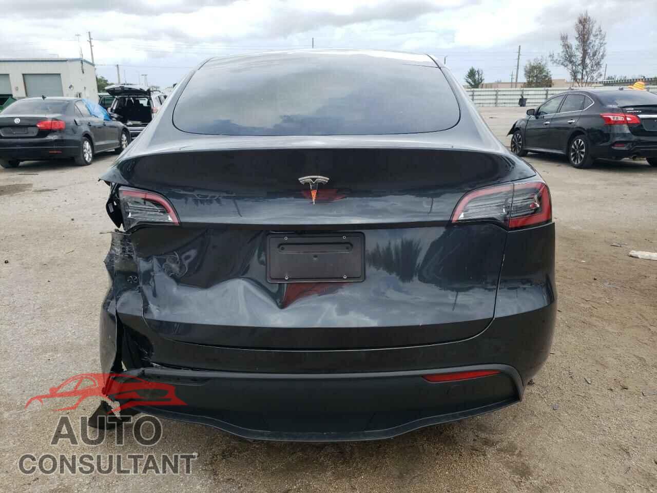 TESLA MODEL Y 2024 - 7SAYGDED3RF038406