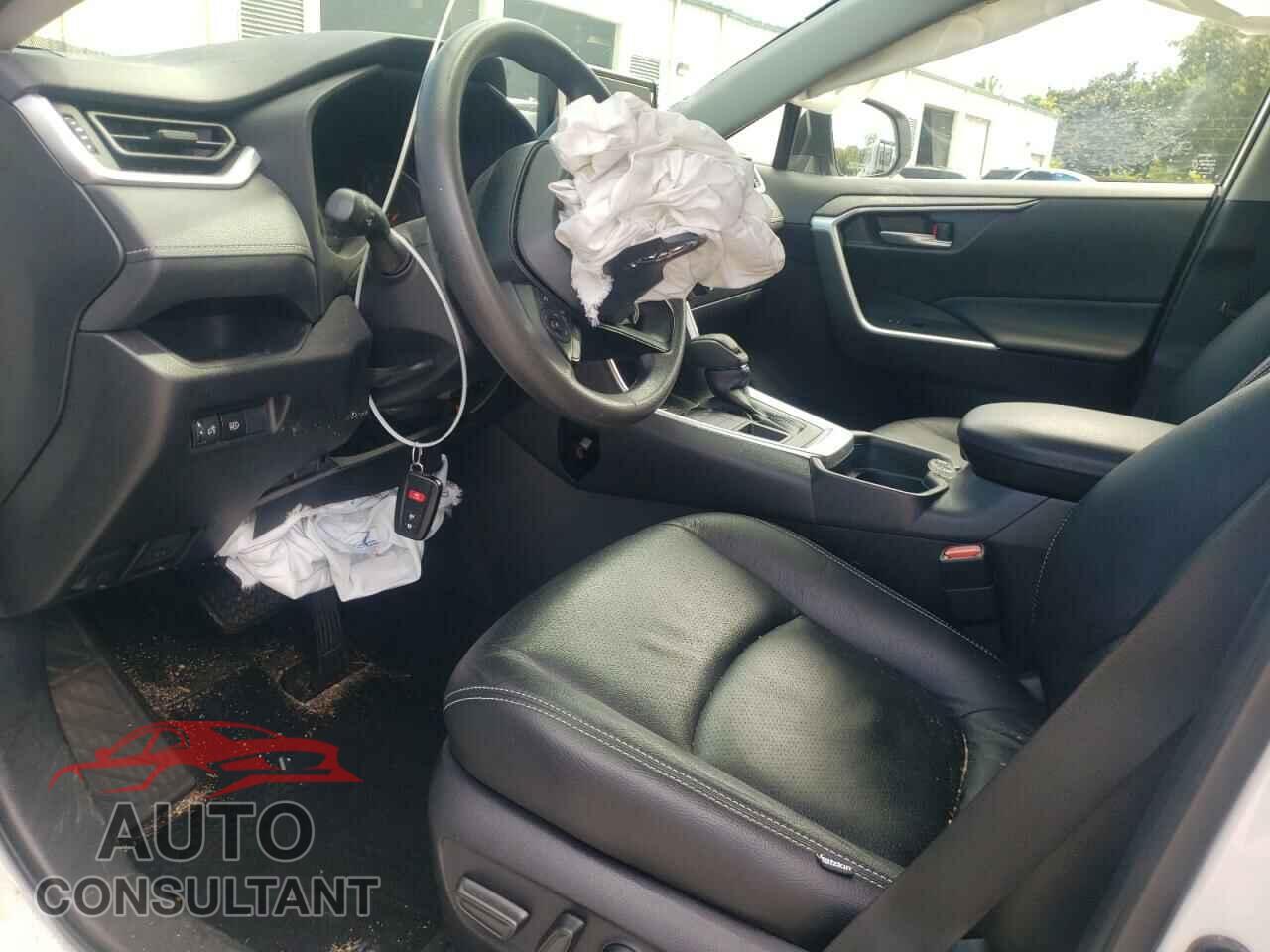 TOYOTA RAV4 2020 - JTMP1RFV4LD060492