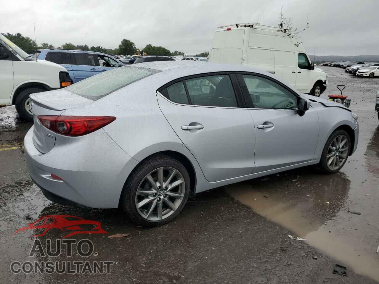 MAZDA 3 2018 - 3MZBN1V37JM242542