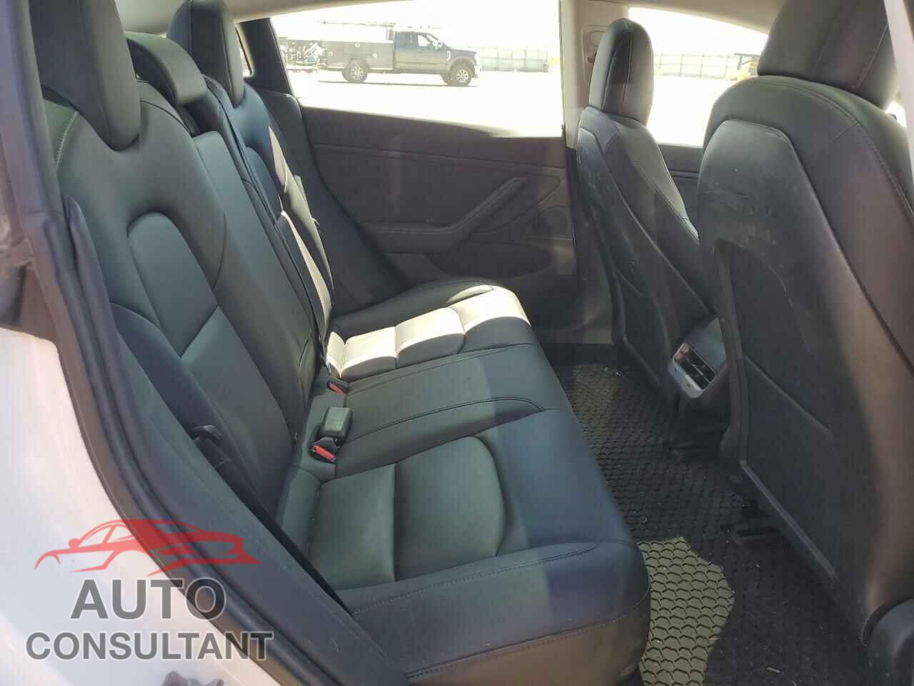 TESLA MODEL 3 2019 - 5YJ3E1EAXKF190643