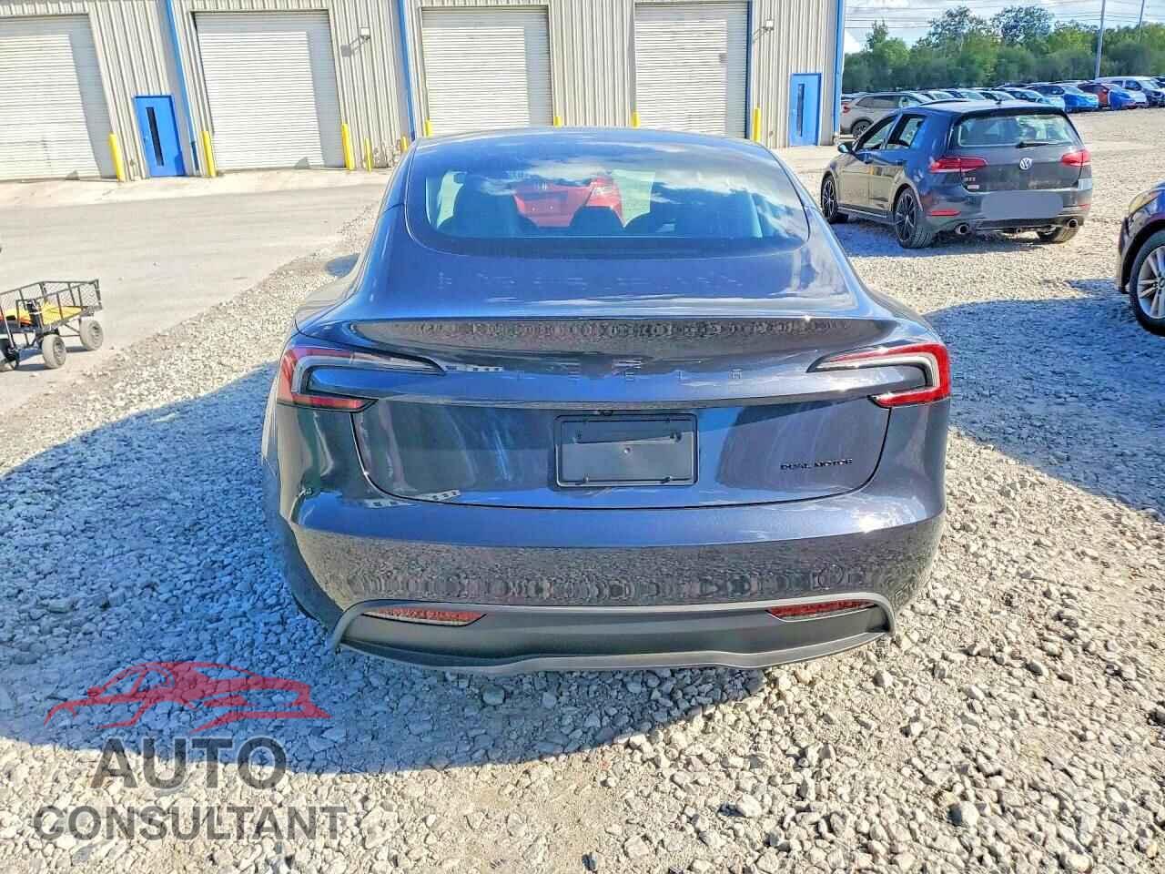 TESLA MODEL 3 2026 - 5YJ3E1EB0TF214801