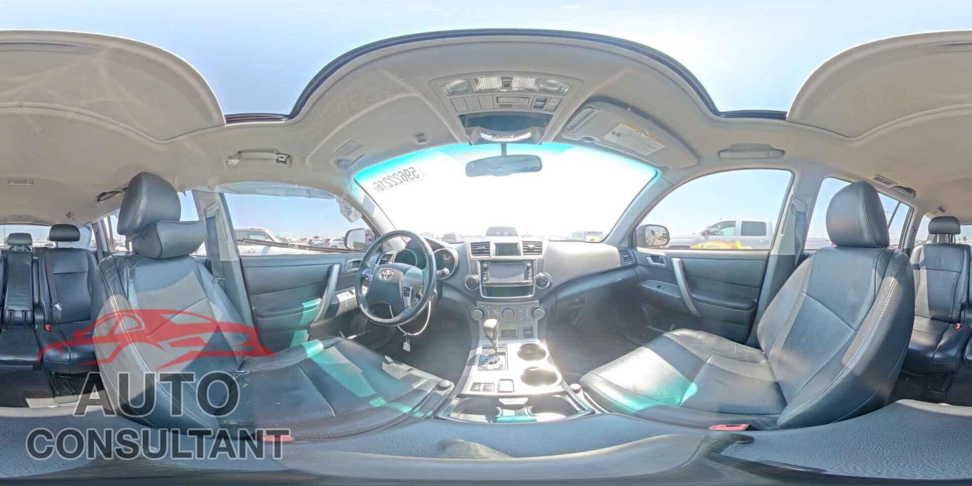TOYOTA HIGHLANDER 2013 - 5TDBK3EH1DS207132