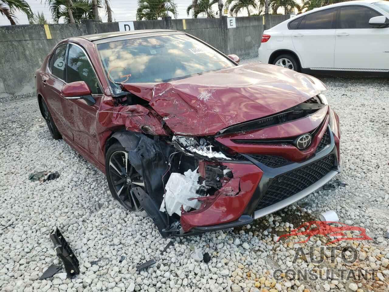 TOYOTA CAMRY 2018 - 4T1B61HK0JU561016