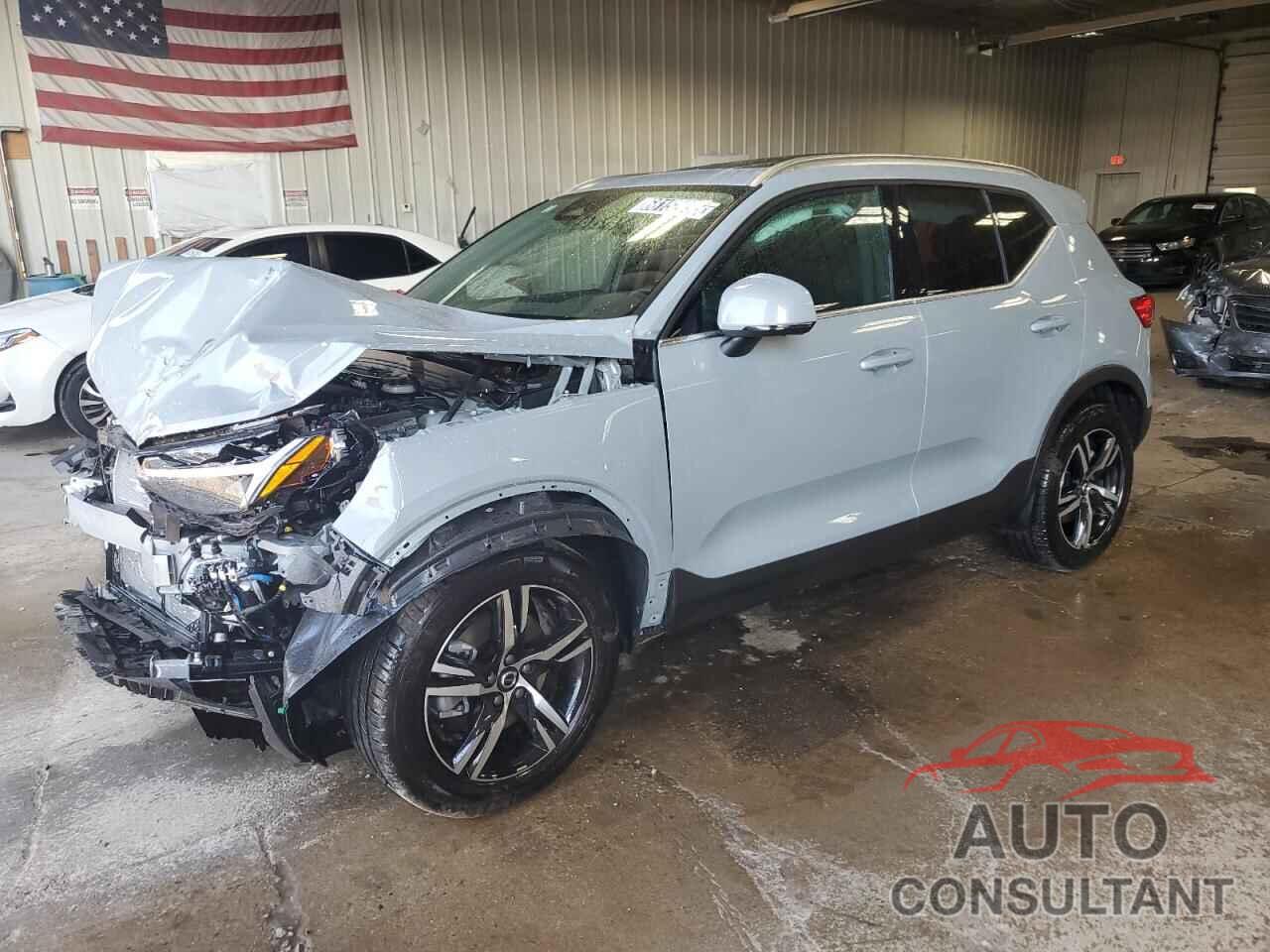 VOLVO XC40 CORE 2025 - YV4L12UJ5S2603636