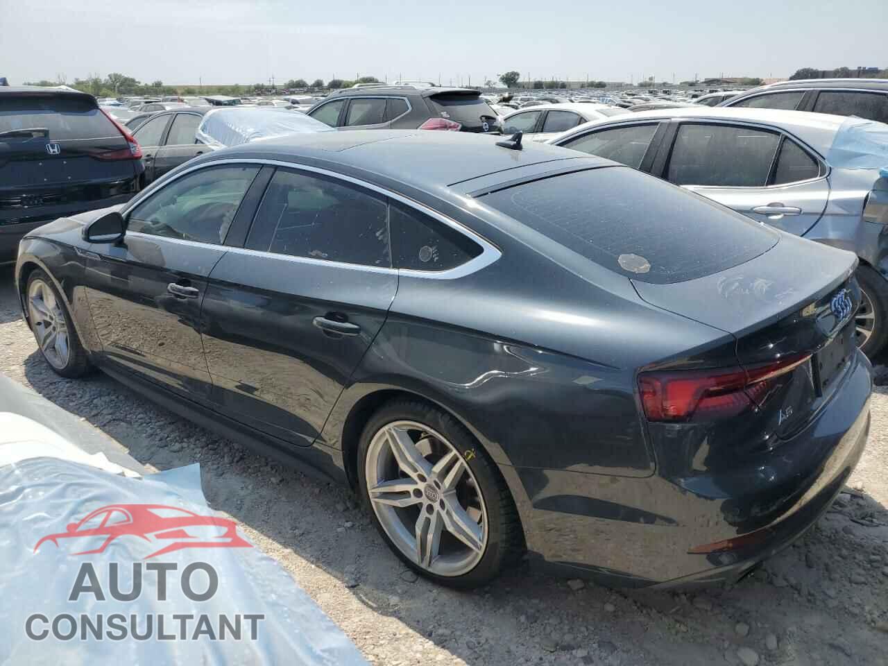 AUDI A5 2019 - WAUENCF56KA058149
