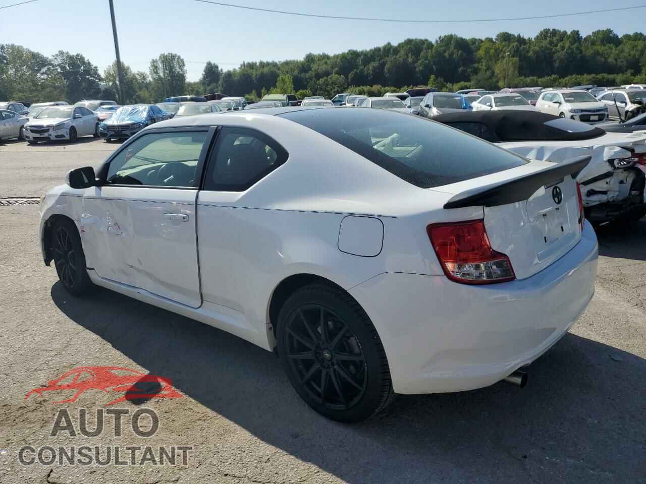 TOYOTA SCION 2013 - JTKJF5C73D3046010