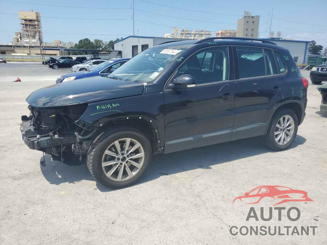 VOLKSWAGEN TIGUAN 2017 - WVGAV7AX1HK045941