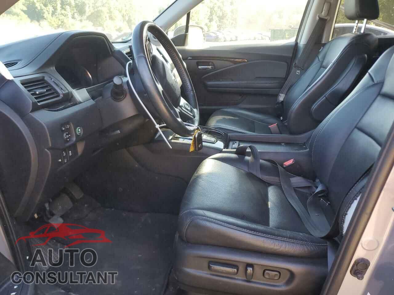 HONDA PILOT 2019 - 5FNYF6H09KB048982