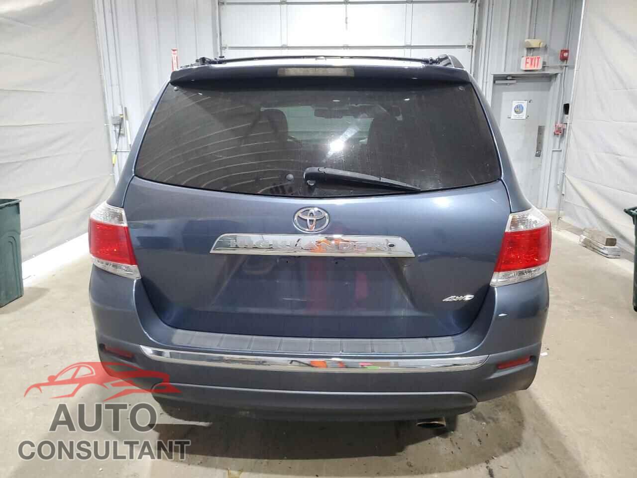 TOYOTA HIGHLANDER 2012 - 5TDBK3EH8CS121105