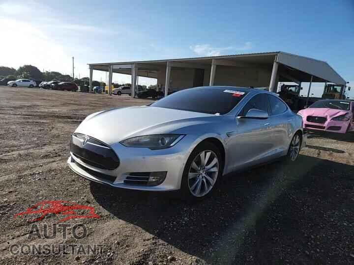 TESLA MODEL S 2016 - 5YJSA1E27GF126275