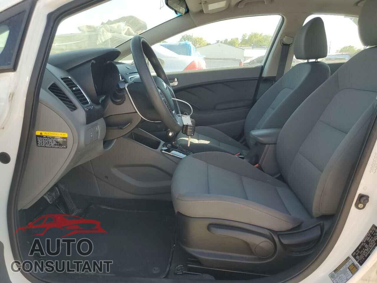 KIA FORTE 2017 - 3KPFK4A74HE063645