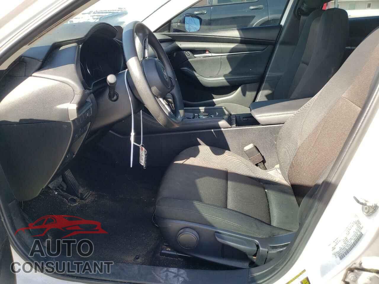MAZDA 3 2019 - 3MZBPABL1KM114166