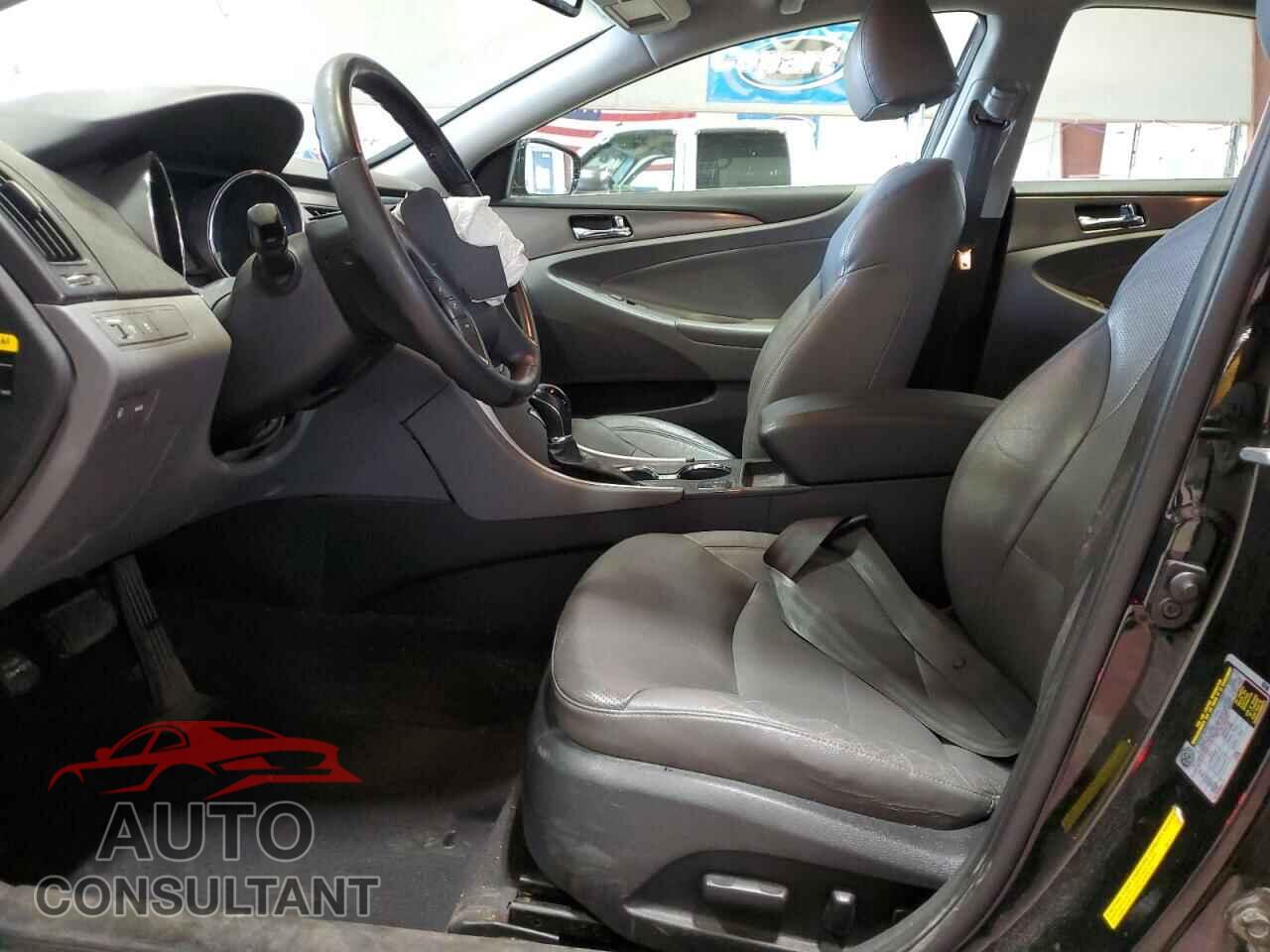 HYUNDAI SONATA 2012 - KMHEC4A41CA045058