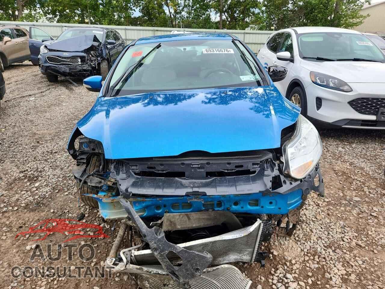 FORD FOCUS 2013 - 1FADP3K23DL120902