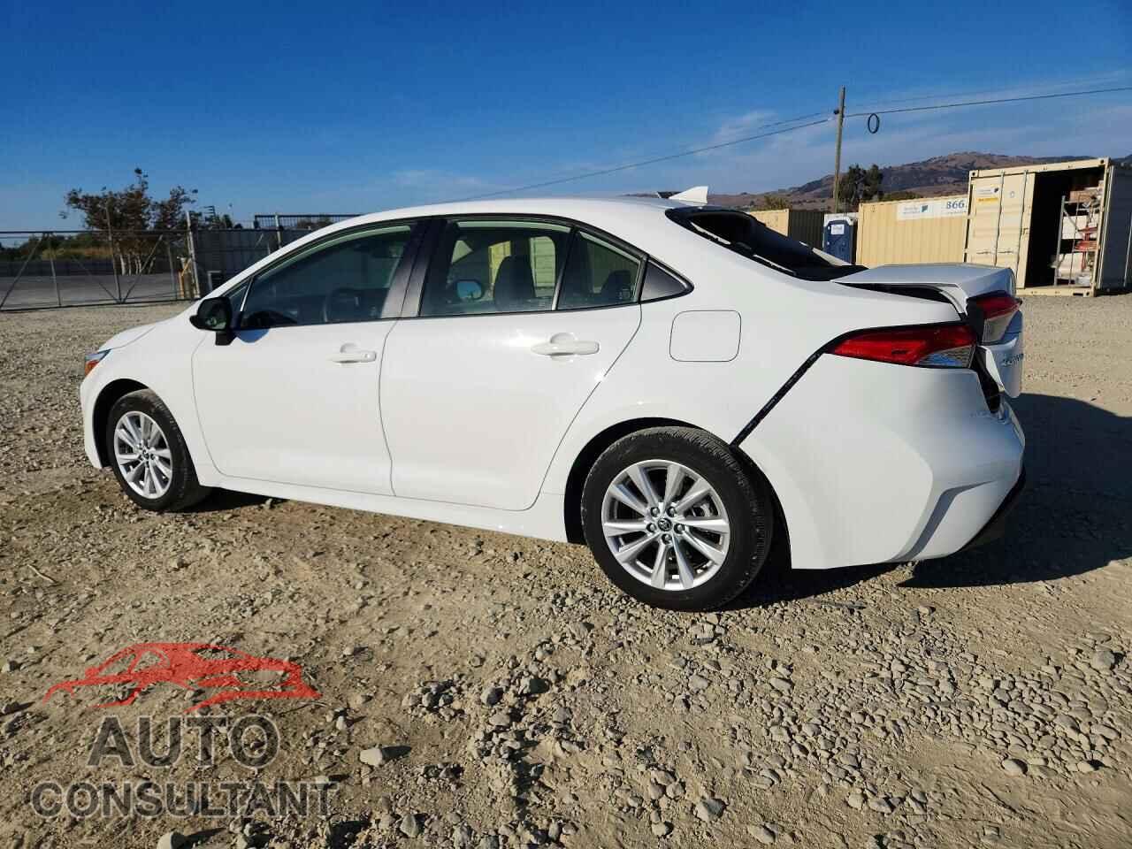 TOYOTA COROLLA 2025 - JTDBCMFE2S3080011