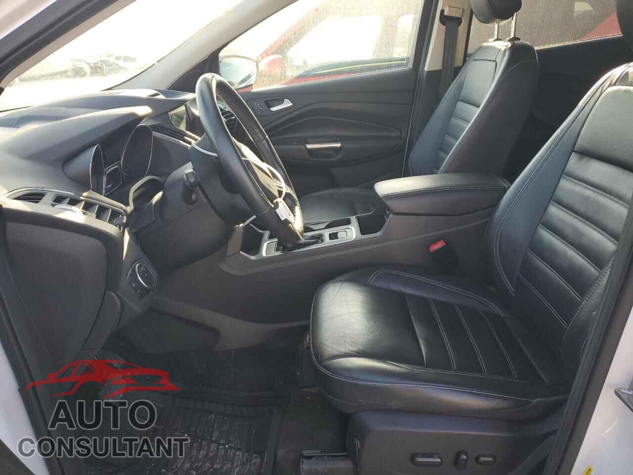 FORD ESCAPE 2018 - 1FMCU9HD2JUD23663