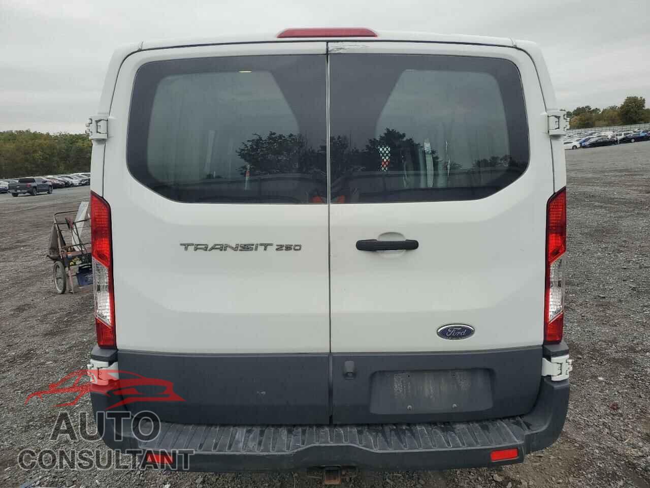 FORD TRANSIT 2017 - 1FTYR1ZMXHKA69816