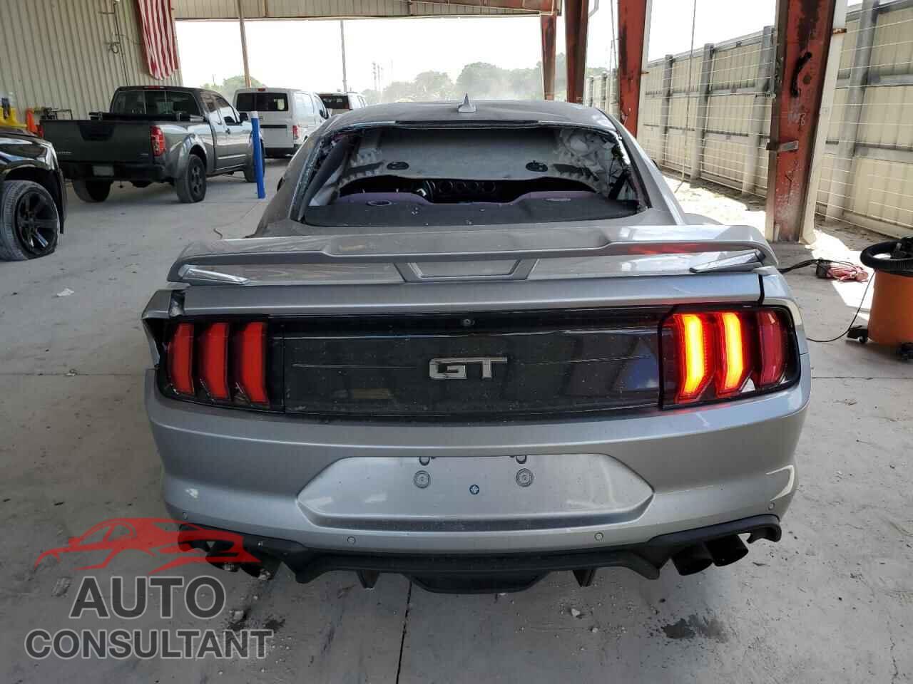 FORD MUSTANG 2020 - 1FA6P8CF5L5175295