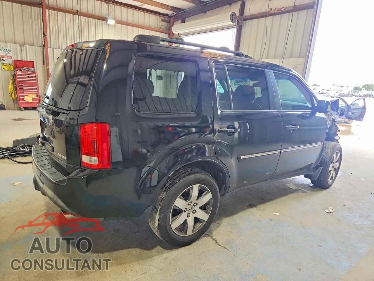 HONDA PILOT 2015 - 5FNYF3H96FB012332